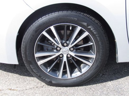 Used 2016 Toyota Corolla LE image 4