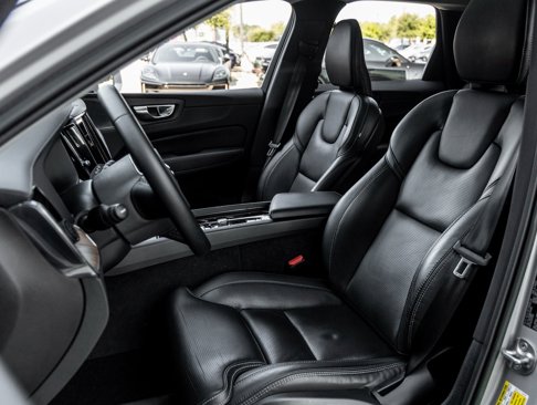 Used 2023 Volvo XC60 B5 Ultimate w/ Climate Package image 21