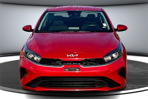 Used 2023 Kia Forte LXS image 2