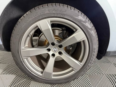 Certified 2024 Porsche Macan image 13