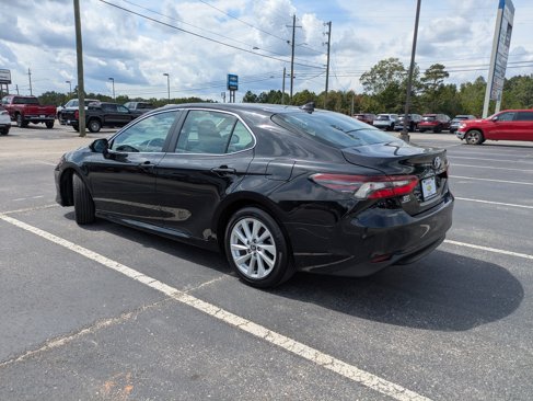 Used 2023 Toyota Camry LE image 3