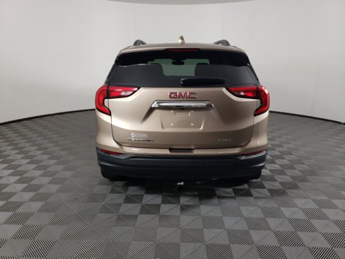 Used 2019 GMC Terrain SLE w/ Driver Convenience Package image 4