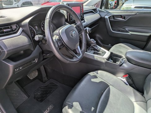 Used 2021 Toyota RAV4 XLE Premium image 9
