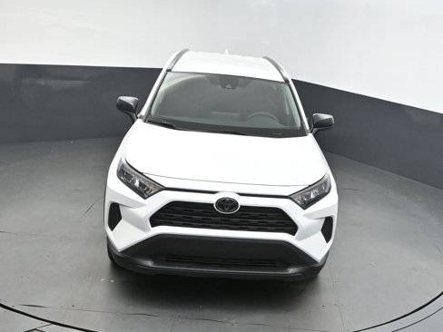 Used 2020 Toyota RAV4 LE image 34