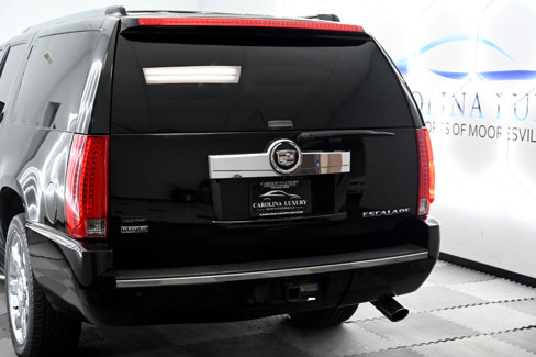 Used 2011 Cadillac Escalade ESV Luxury image 12