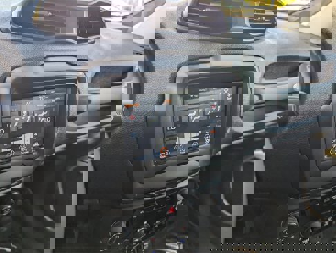 Used 2018 Jeep Renegade Latitude image 24