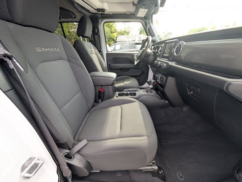 Used 2020 Jeep Wrangler Unlimited Sahara image 5