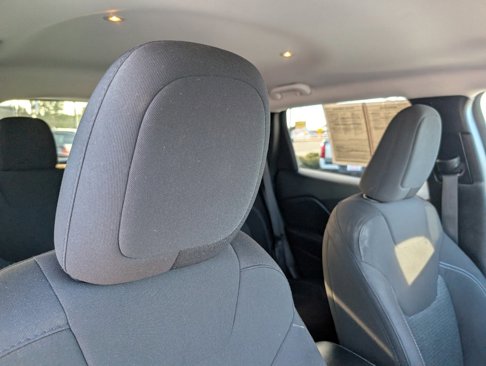 Used 2021 Jeep Cherokee Latitude image 3