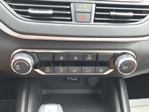 Used 2024 Nissan Altima 2.5 S image 20