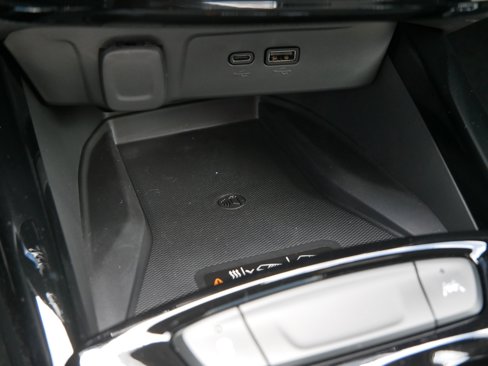 New 2025 Chevrolet Trax RS w/ Sunroof Package image 21