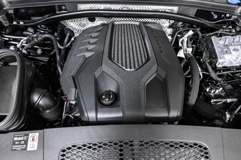 Certified 2025 Porsche Macan image 37