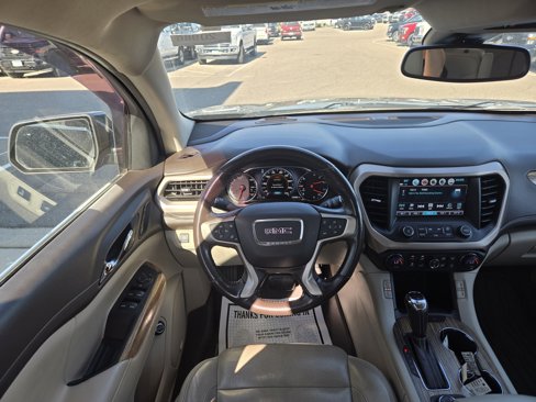 Used 2019 GMC Acadia Denali image 2