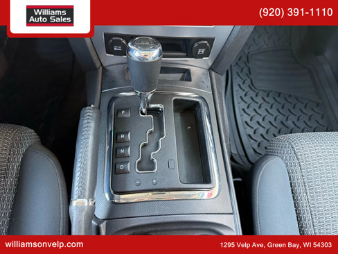 Used 2010 Jeep Commander Sport image 20