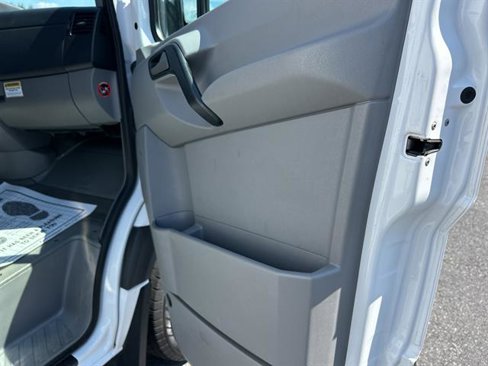 Used 2014 Freightliner Sprinter 2500 image 17