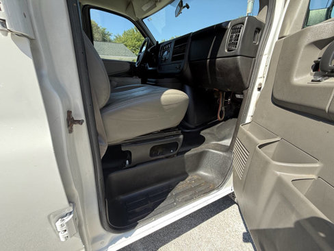 Used 2014 Chevrolet Express 3500 image 17