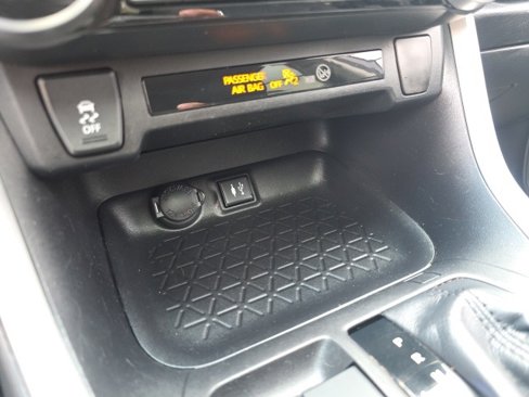 Used 2019 Toyota RAV4 XLE image 24