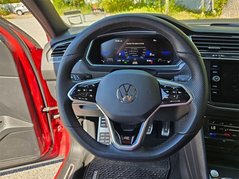 Used 2024 Volkswagen Tiguan SE R-Line image 10