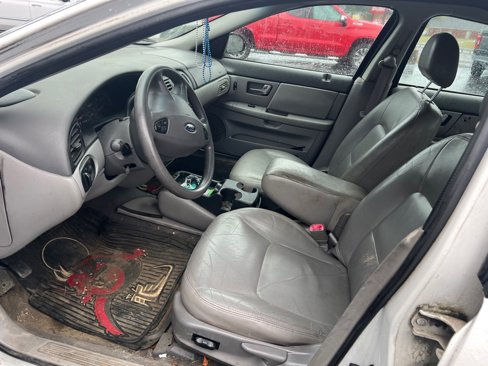 Used 2002 Ford Taurus SES image 6