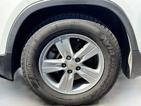 Used 2020 Chevrolet Trax LS w/ Tint and Cruise Package image 28