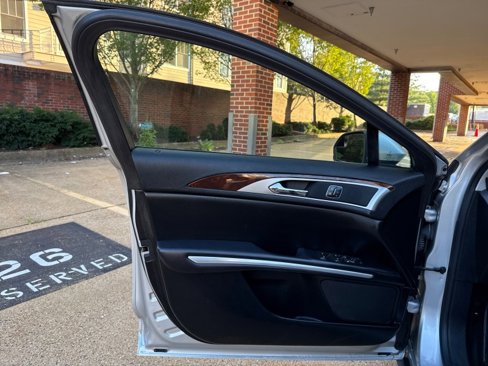 Used 2016 Lincoln MKZ w/ Equipment Group 200A Select image 4