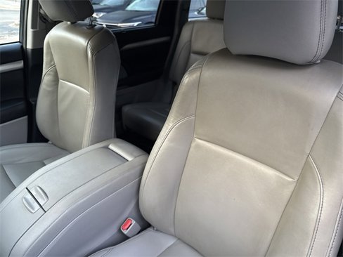 Used 2019 Toyota Highlander XLE image 6