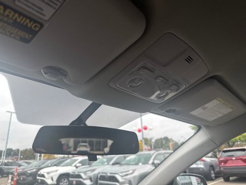Used 2015 Toyota RAV4 LE image 28