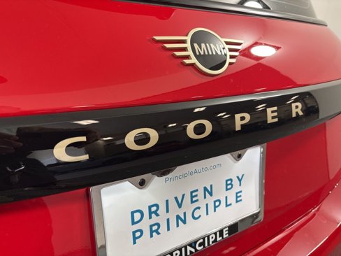 New 2025 MINI Cooper 2-Door Hardtop image 9