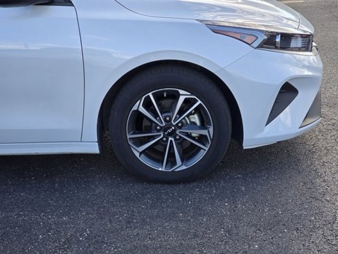 Used 2024 Kia Forte LXS image 9