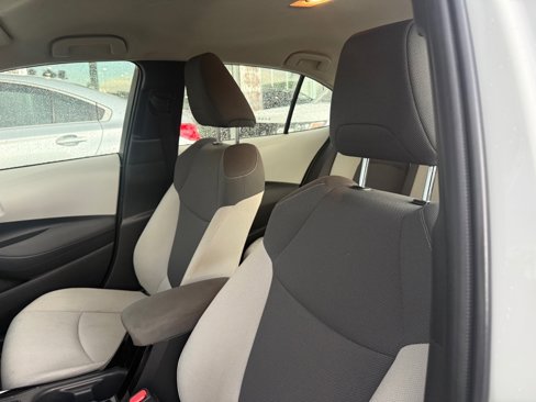 Used 2021 Toyota Corolla L image 25