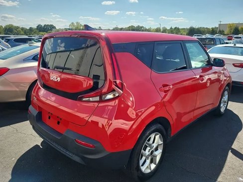 Used 2022 Kia Soul LX w/ Technology Package image 4