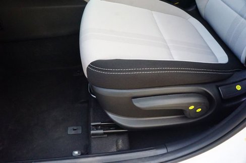 New 2025 Hyundai Venue SEL image 17