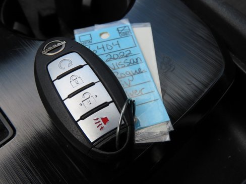 Used 2022 Nissan Rogue SV image 37