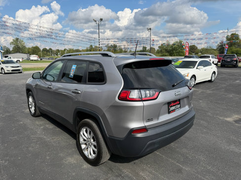 Used 2020 Jeep Cherokee Latitude w/ Cold Weather Group image 7