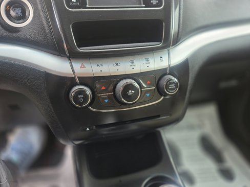 Used 2013 Dodge Journey SXT w/ Flexible Seating Group image 41