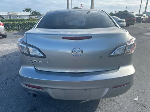 Used 2013 MAZDA MAZDA3 i SV image 5