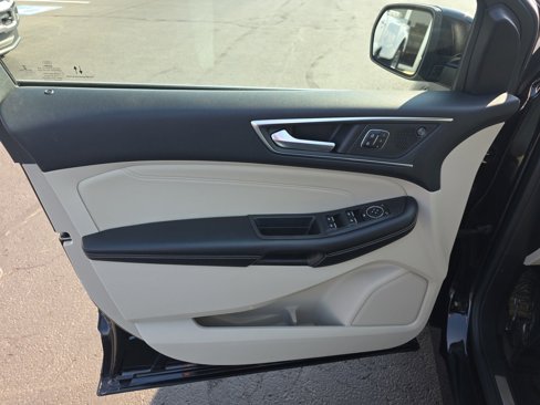 Certified 2022 Ford Edge Titanium image 10