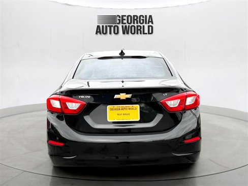 Used 2018 Chevrolet Cruze LT image 4