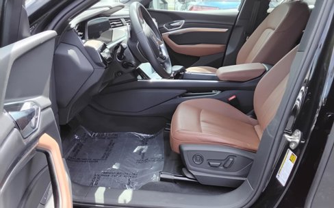 Used 2022 Audi e-tron Premium Plus w/ Premium Plus Package image 17