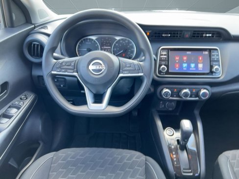Used 2022 Nissan Kicks S image 4