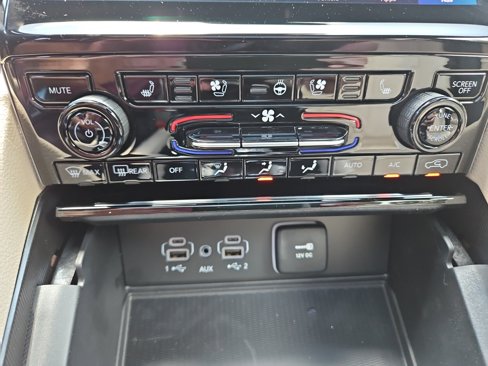 New 2025 Jeep Grand Cherokee L Limited w/ Luxury Tech Group II image 28