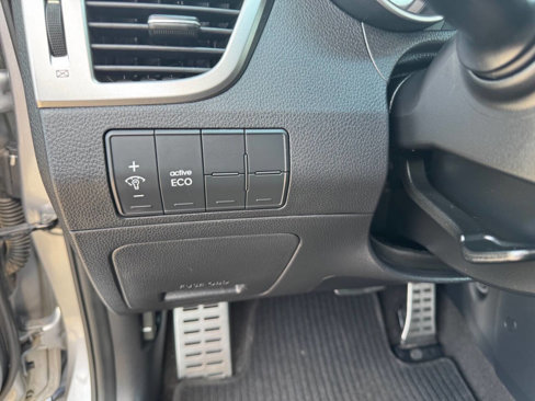 Used 2014 Hyundai Elantra GT w/ Option Group 02 image 12