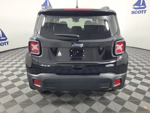 Used 2020 Jeep Renegade Latitude w/ Cold Weather Group image 19