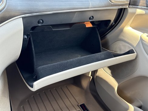 Used 2018 Jeep Grand Cherokee Overland image 26