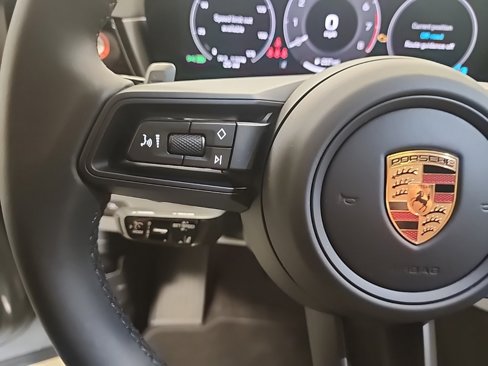New 2025 Porsche Cayenne image 8