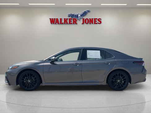 Used 2023 Toyota Camry XSE image 6