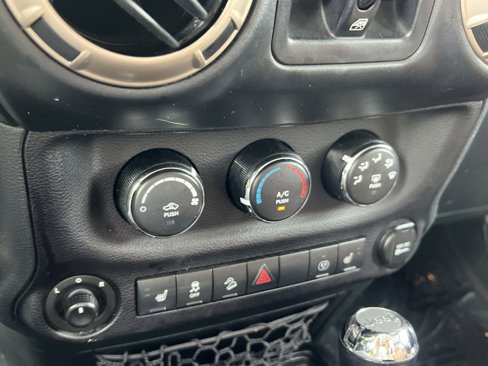 Used 2017 Jeep Wrangler 75th Anniversary image 22
