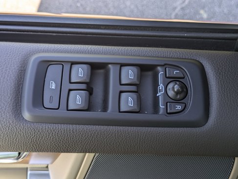 Used 2016 Land Rover LR4 HSE image 20