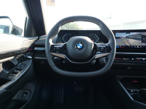 Used 2024 BMW 530i image 19