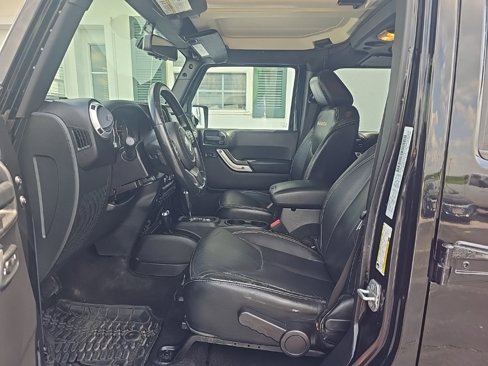 Used 2015 Jeep Wrangler Unlimited Sahara w/ Dual Top Group image 12