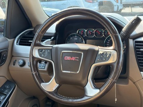Used 2019 GMC Yukon XL SLT w/ HD Trailering Package image 16